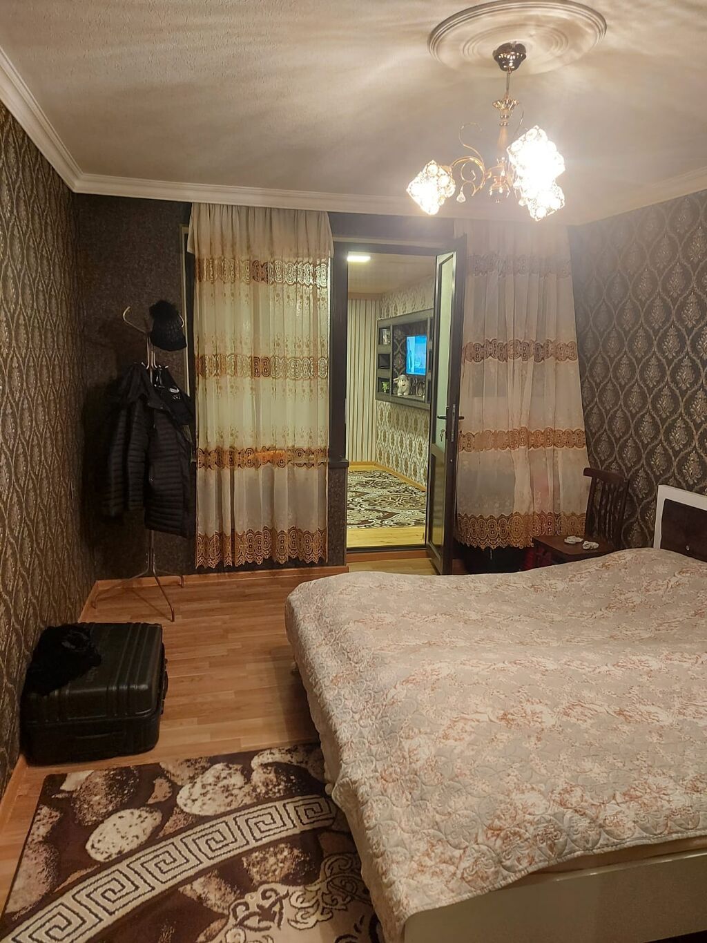 3 otaqlı mənzil – tam mebellidir - Plan: geniş dəhliz, qonaq otağı