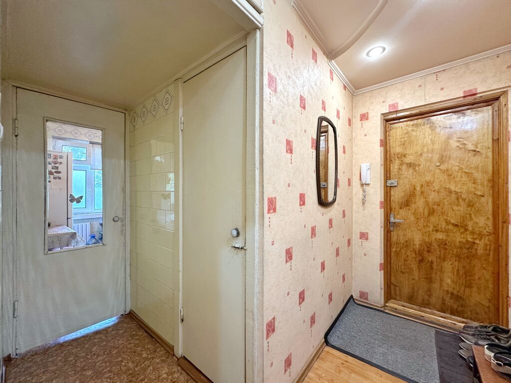 3 комнаты, 58 м², 1000 мелочей 104 серия, 2 этаж, Старый ремонт: фото 4