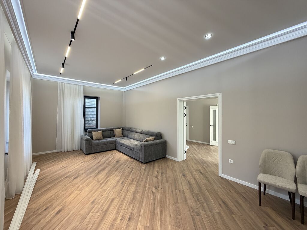 200 м², 5 комнат, Азия Молл: фото 3