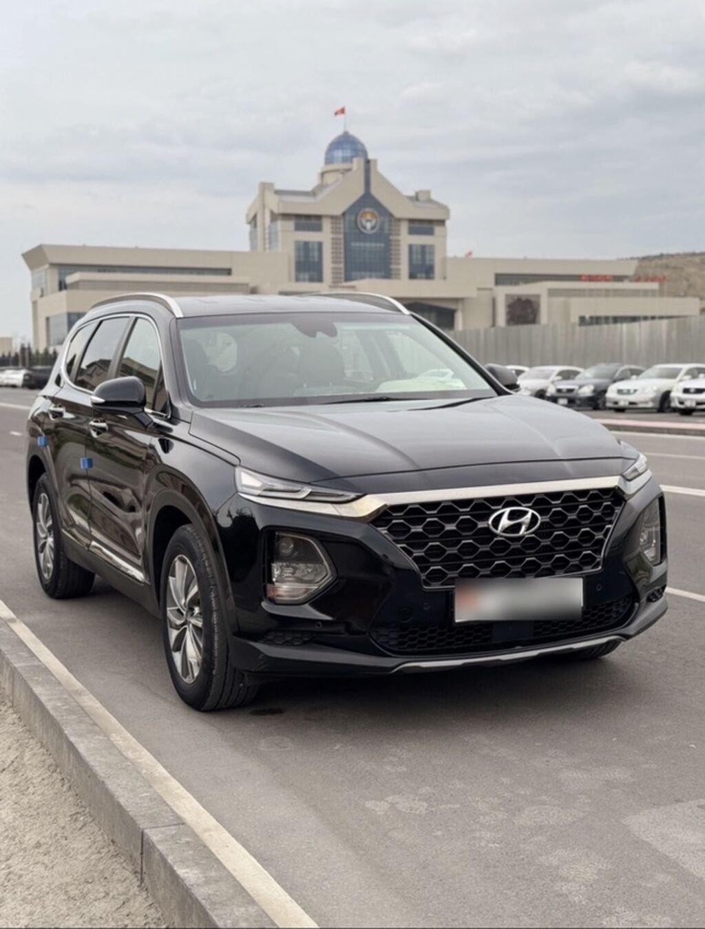 Hyundai Santa Fe: 2019 г., 2 л, Автомат, Дизель, Внедорожник: фото 3