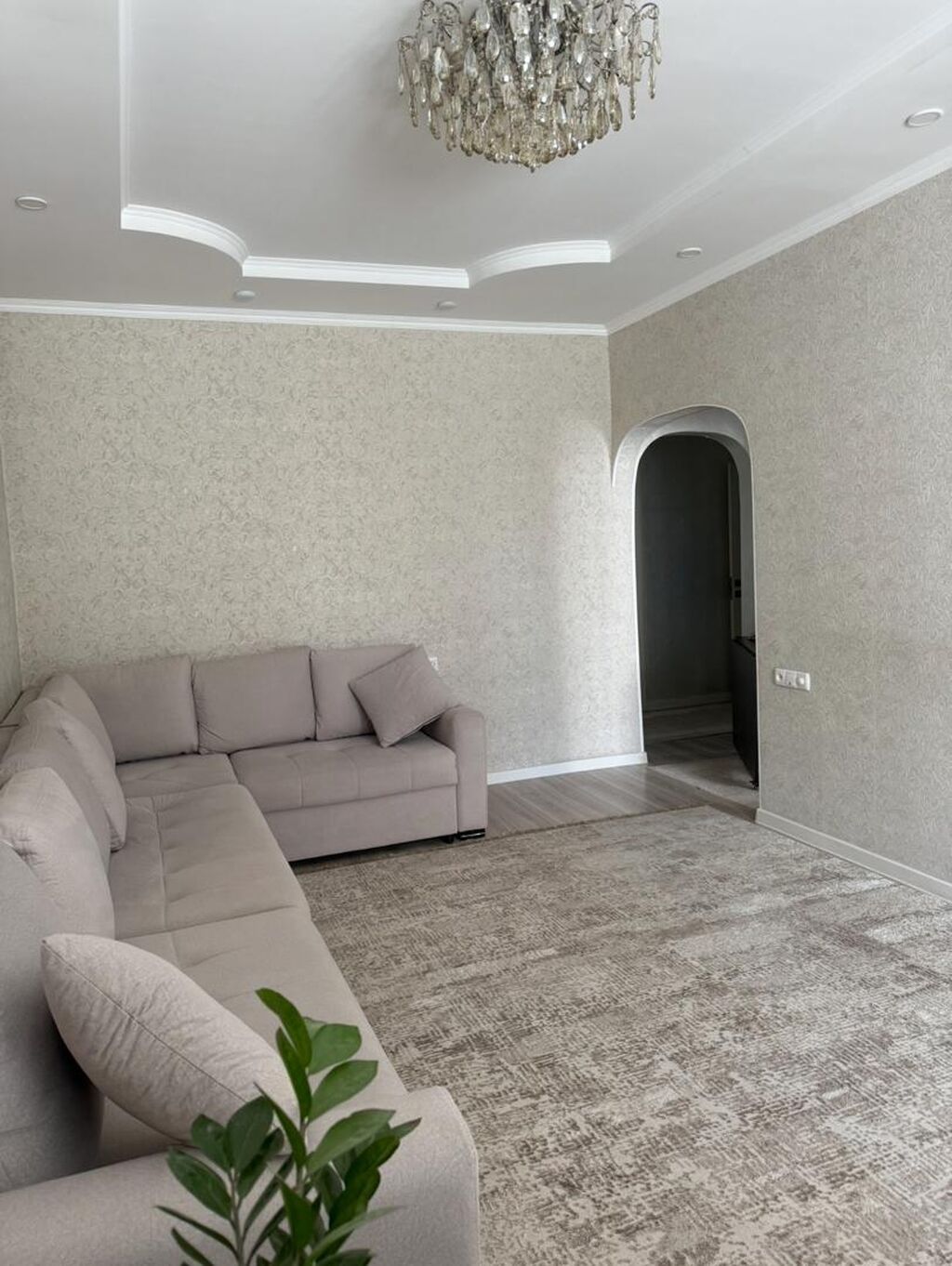 4 комнаты, 79 м², Тунгуч мкр 106 серия улучшенная, 3 этаж, Евроремонт: фото 1