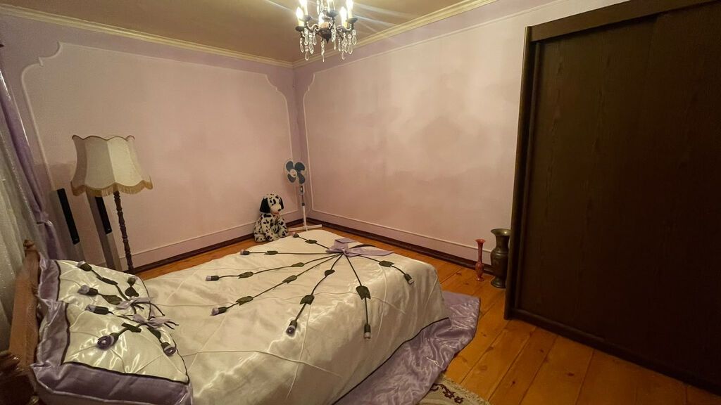 7 otaqlı, 167 kv. m, Təmirsiz