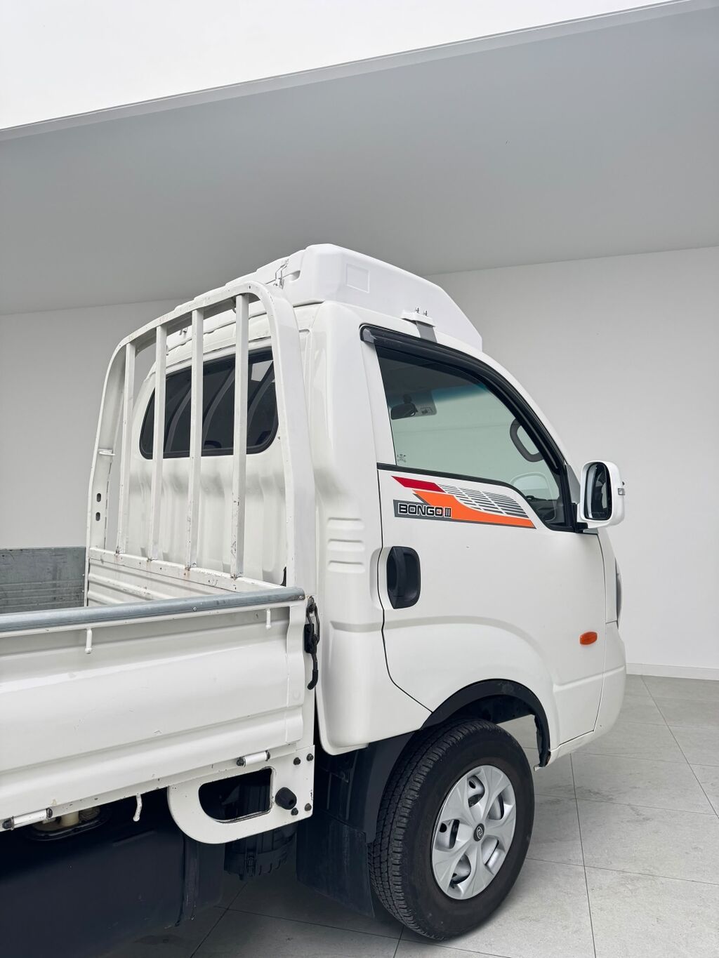 Kia Bongo III — компактный бортовой грузовик Основные характеристики: фото 4