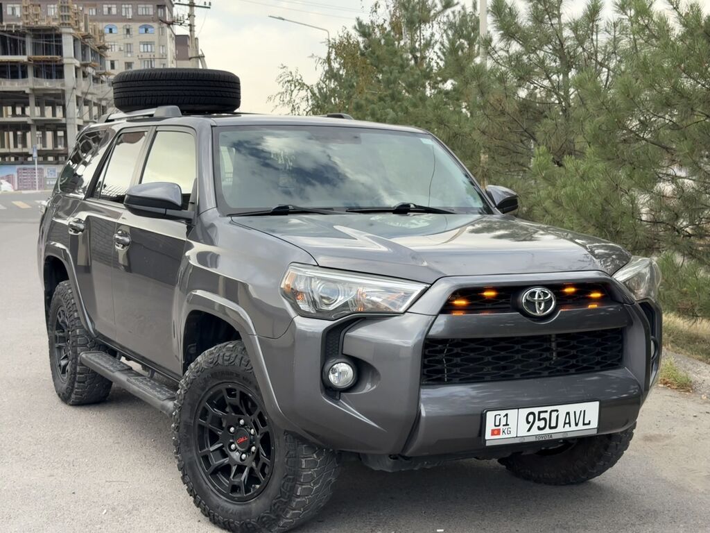Toyota 4Runner: 2019 г., 4 л, Автомат, Газ, Внедорожник: фото 2