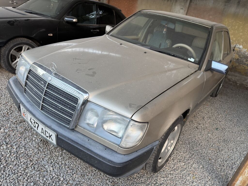 Mercedes-Benz W124: 1991 г., 2 л, Механика, Бензин, Седан: фото 3