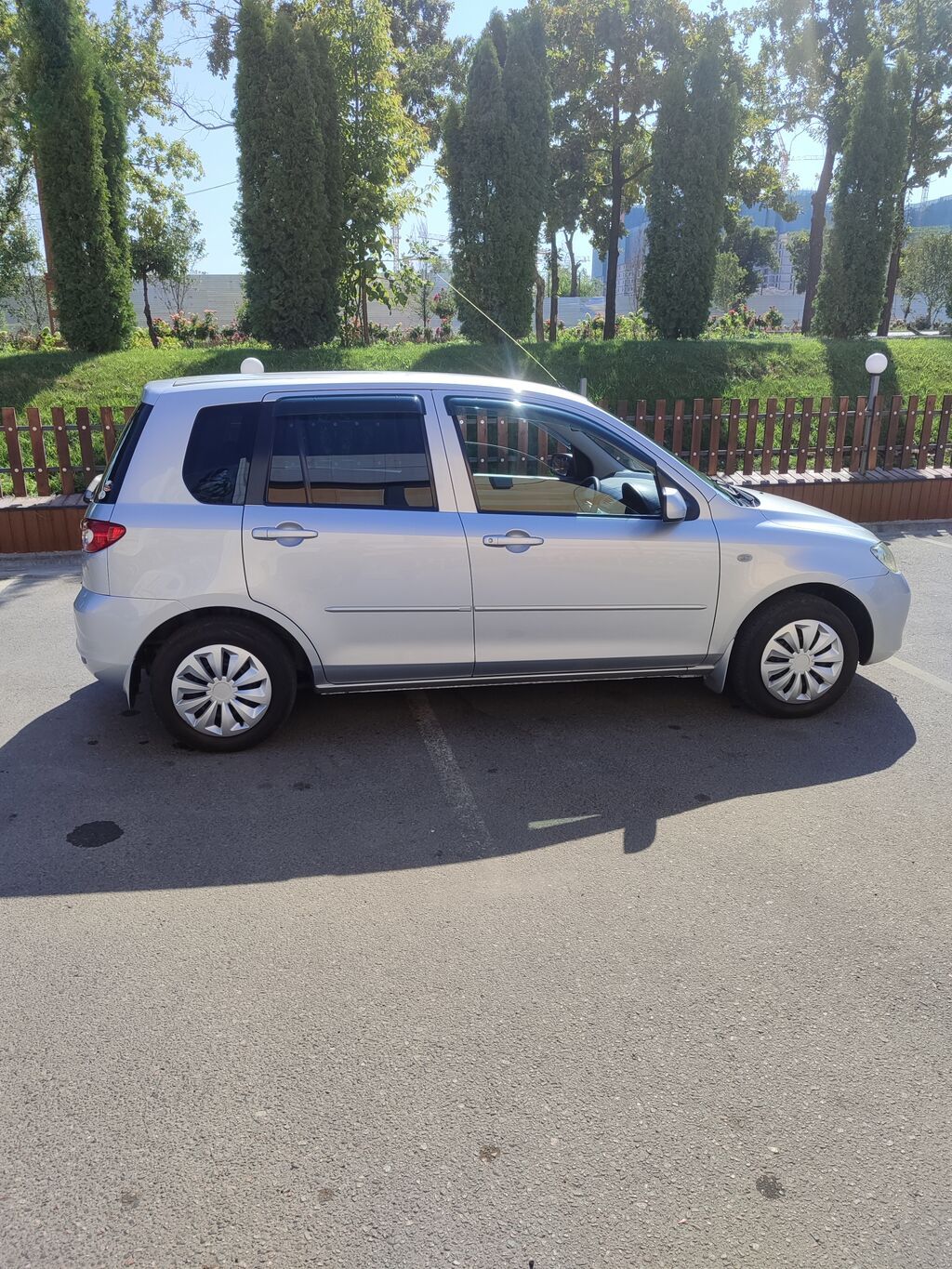 Mazda Demio: 2004 г., 0.3 л, Бензин, Хэтчбэк: фото 3