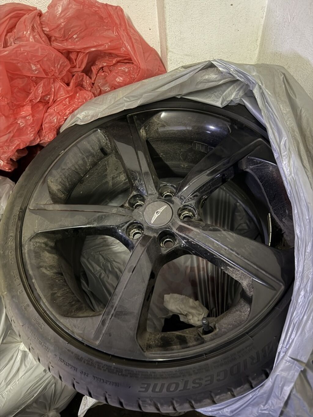 Колёса в сборе: литые диски с шинами Bridgestone Перед 225/40/R19 Зад: фото 4