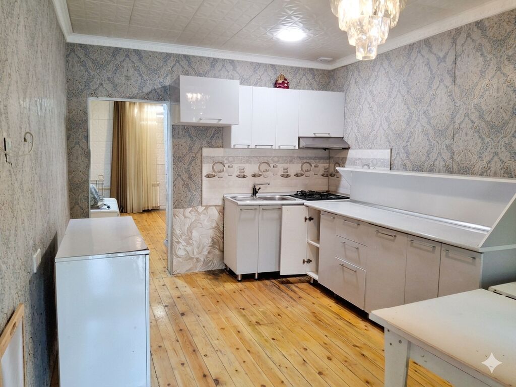 2 otaqlı, 32 kv. m, Orta təmir