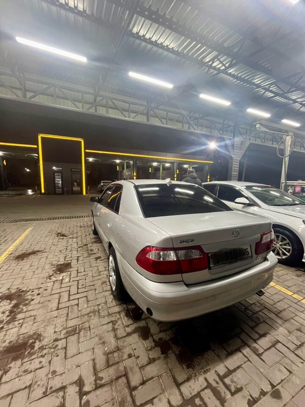 Mazda 626: 2001 г., 2 л, Механика, Бензин, Седан: фото 2
