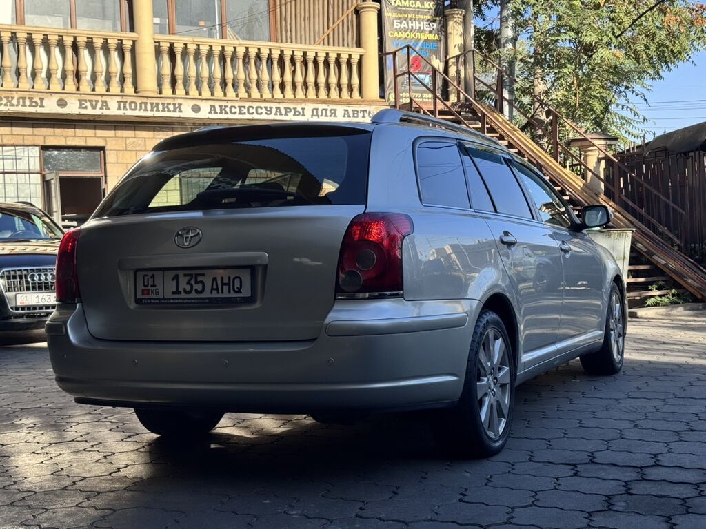 Toyota Avensis: 2008 г., 2 л, Механика, Дизель, Универсал: фото 4