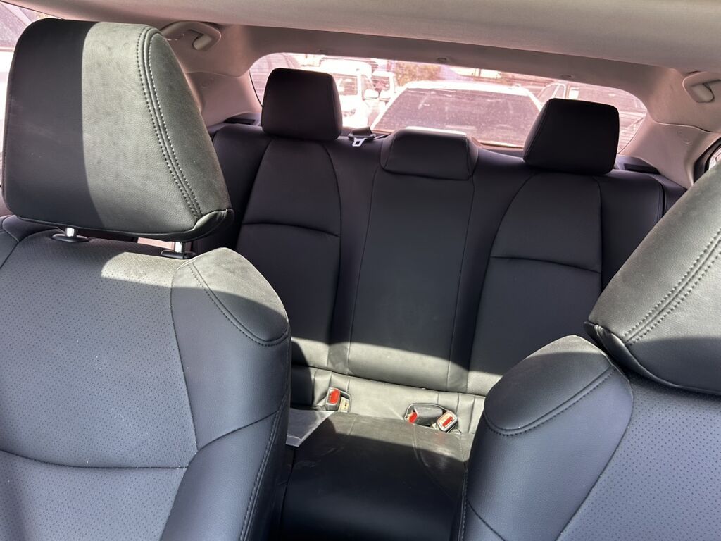 Toyota Corolla: 2020 г., 1.2 л, Автомат, Гибрид, Седан: фото 6