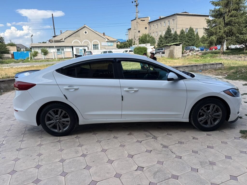 Hyundai Elantra: 2017 г., 2 л, Автомат, Бензин, Седан: фото 5