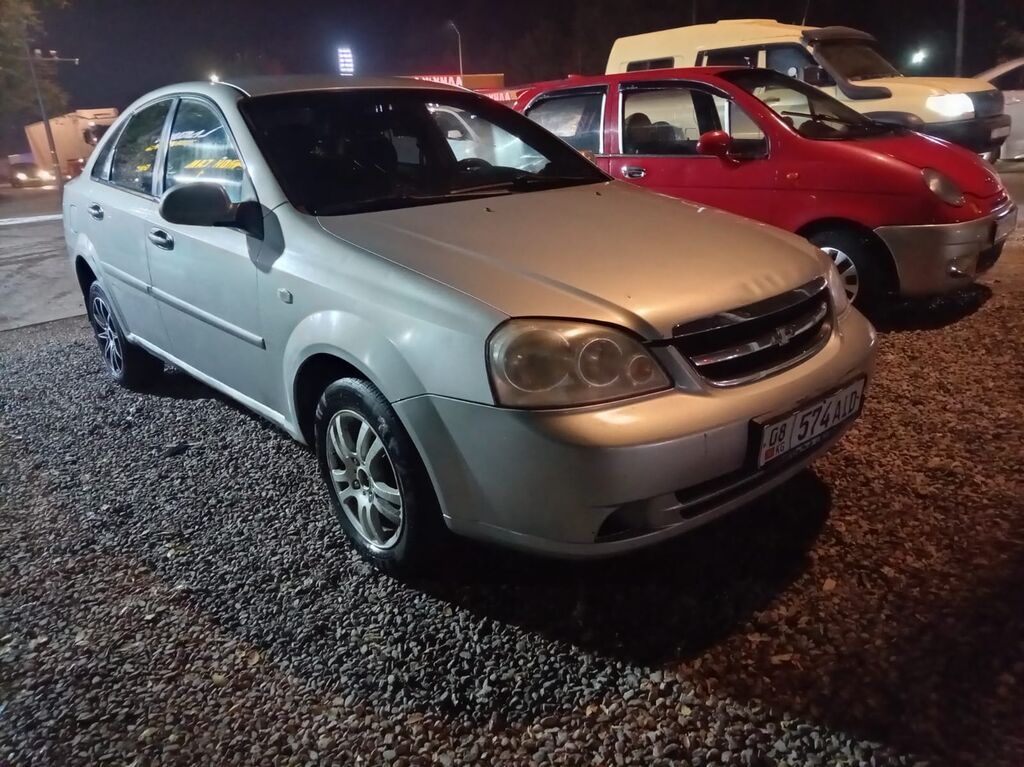 Chevrolet Lacetti: 2008 г., 1.4 л, Механика, Газ, Седан: фото 3