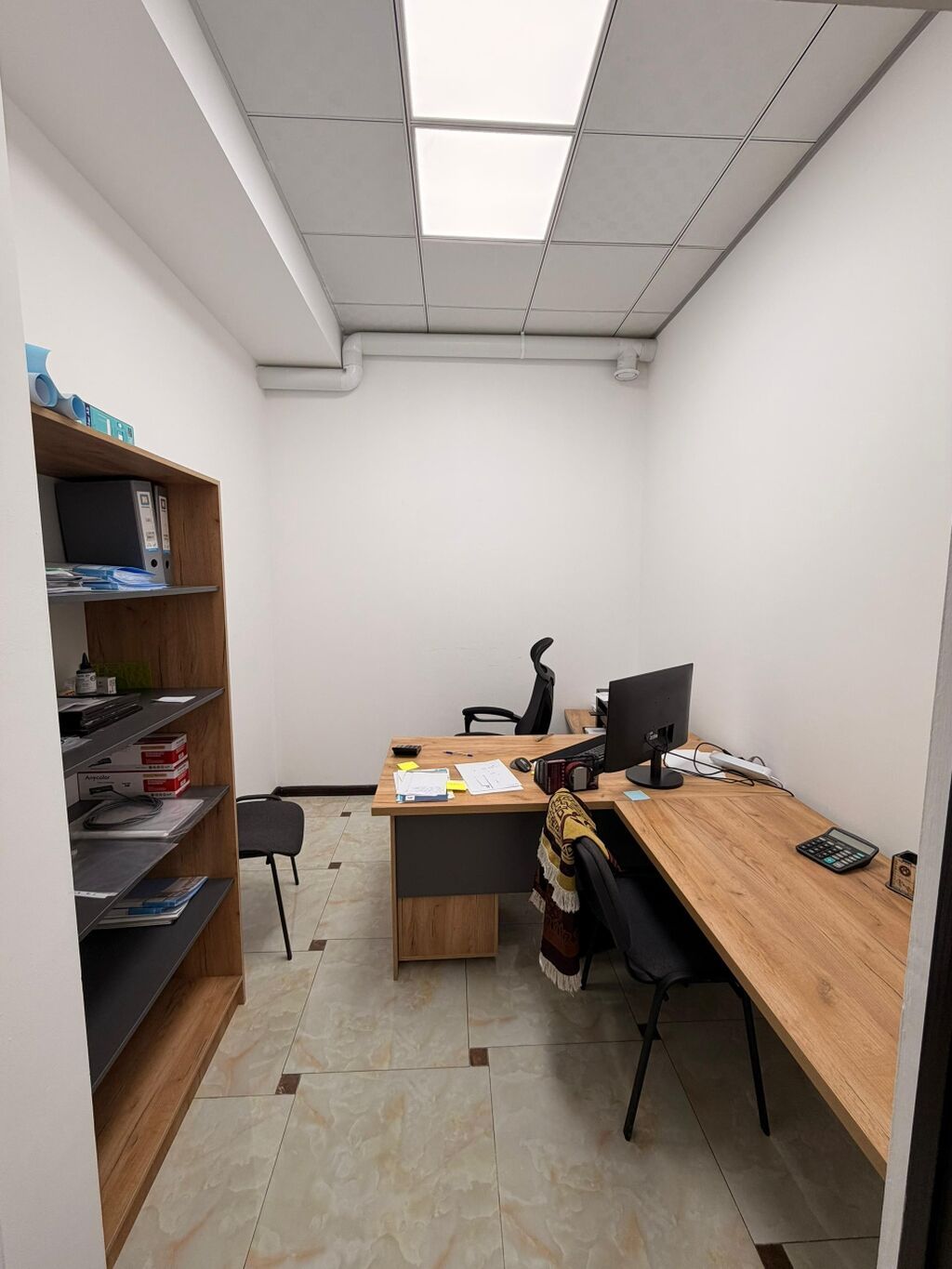 Аренда офисов, 100 м², В бизнес центре, 1 линия: фото 2