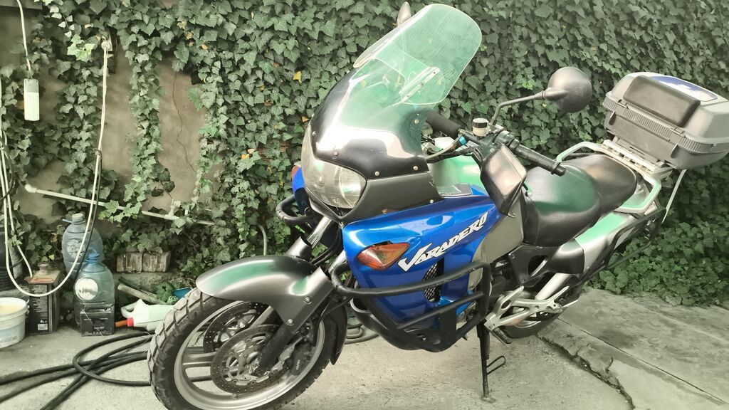 Honda XL1000V Varadero — туристический эндуро с V‑образным. сцепление: фото 1