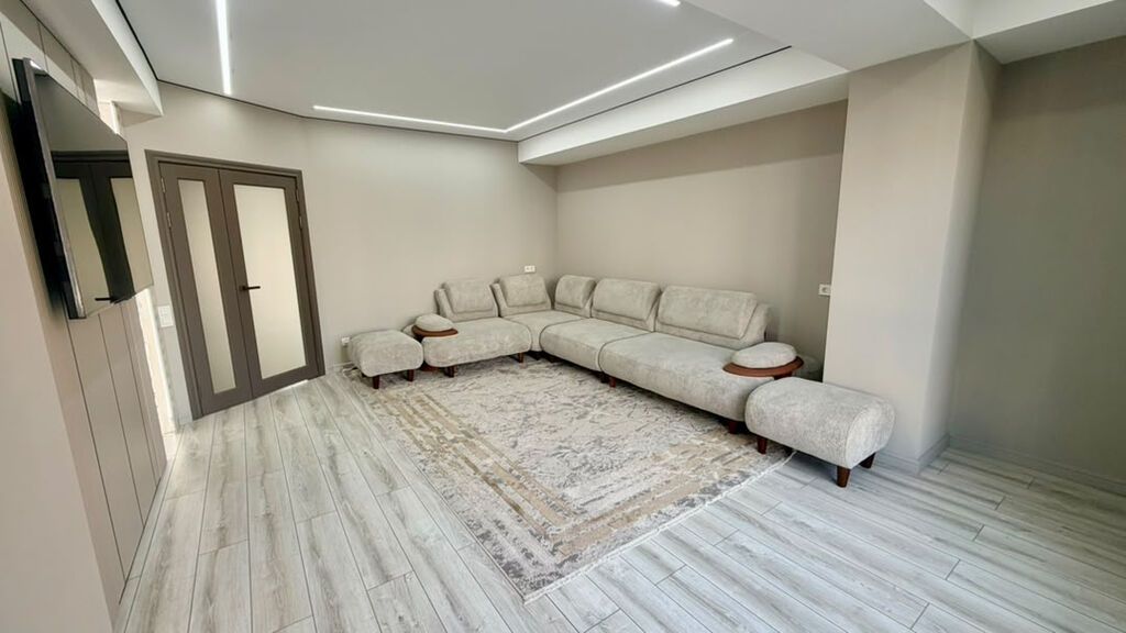 Продам 2-ком. квартиру, 82 м², Средний Джал: фото 1