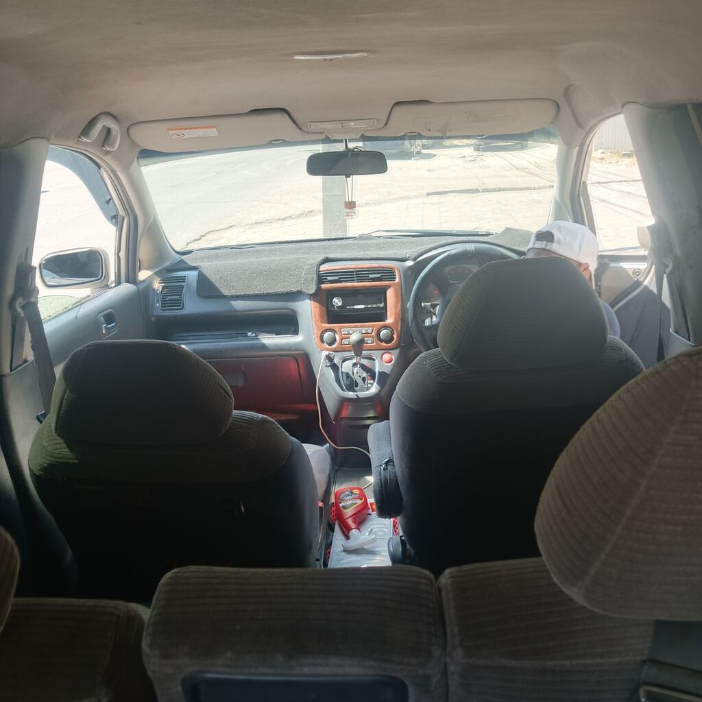 Honda Stream: 2001 г., 2 л, Автомат, Газ, Универсал: фото 6