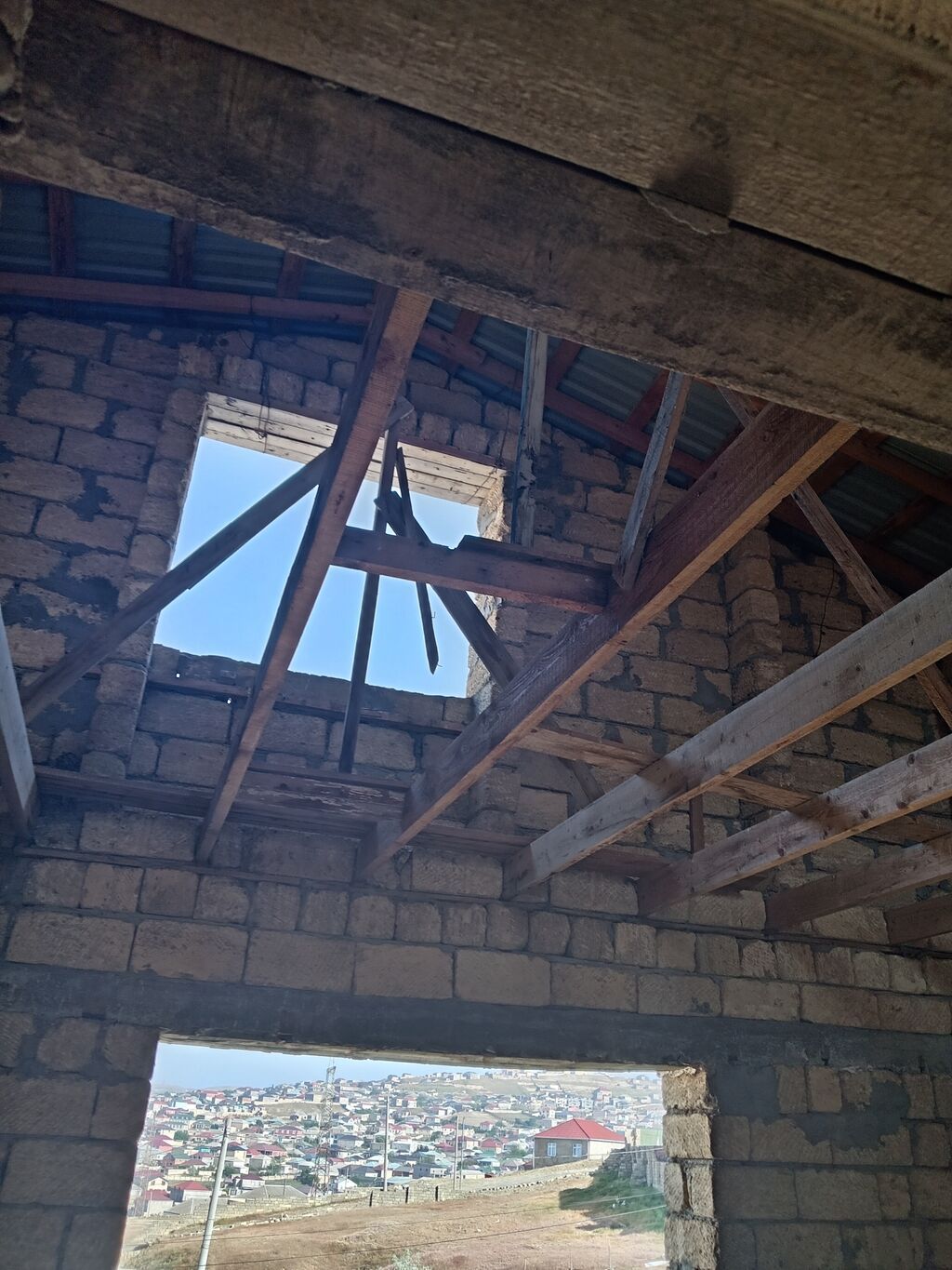 4 otaqlı, 120 kv. m, Təmirsiz