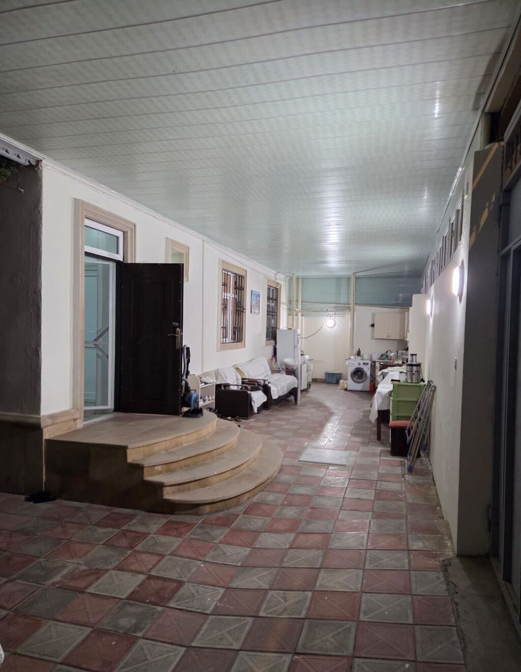 5 otaqlı, 132 kv. m, Yeni təmirli