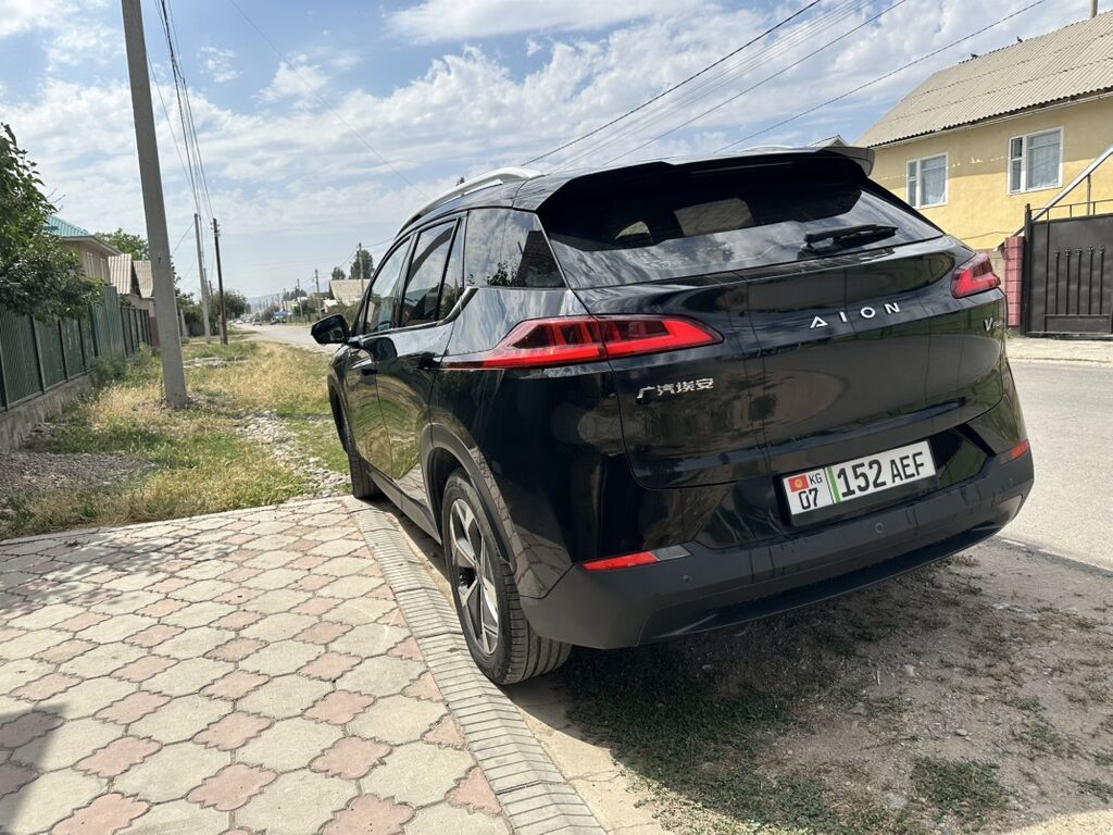 Электромобиль Aion V Plus (кроссовер) - Кузов: черный городской: фото 3