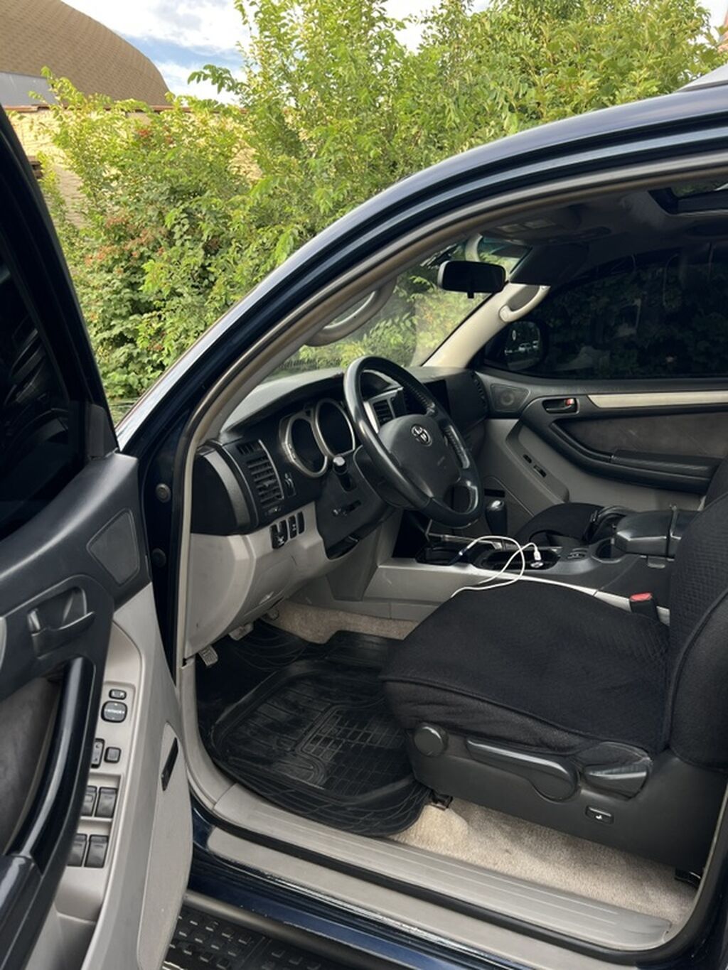 Toyota 4Runner: 2004 г., 4 л, Автомат, Газ, Внедорожник: фото 5