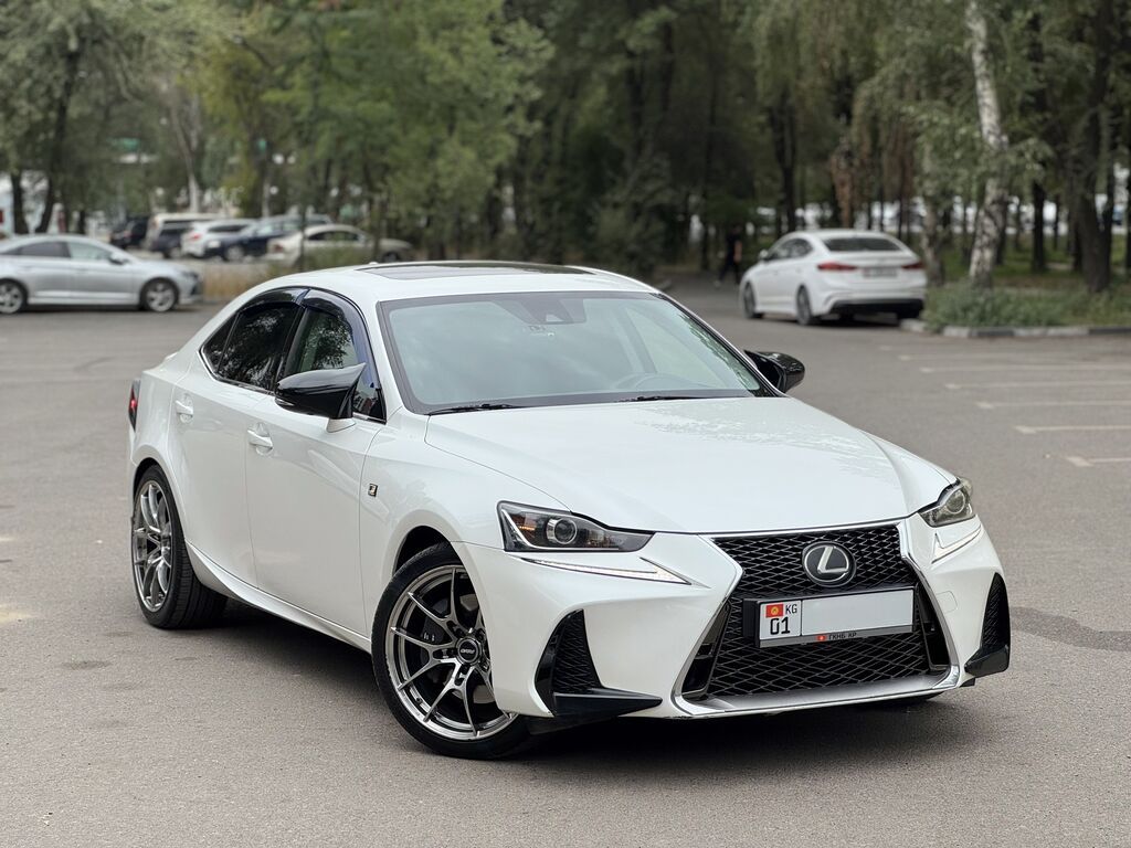 Lexus IS: 2018 г., 2 л, Автомат, Бензин, Седан: фото 2