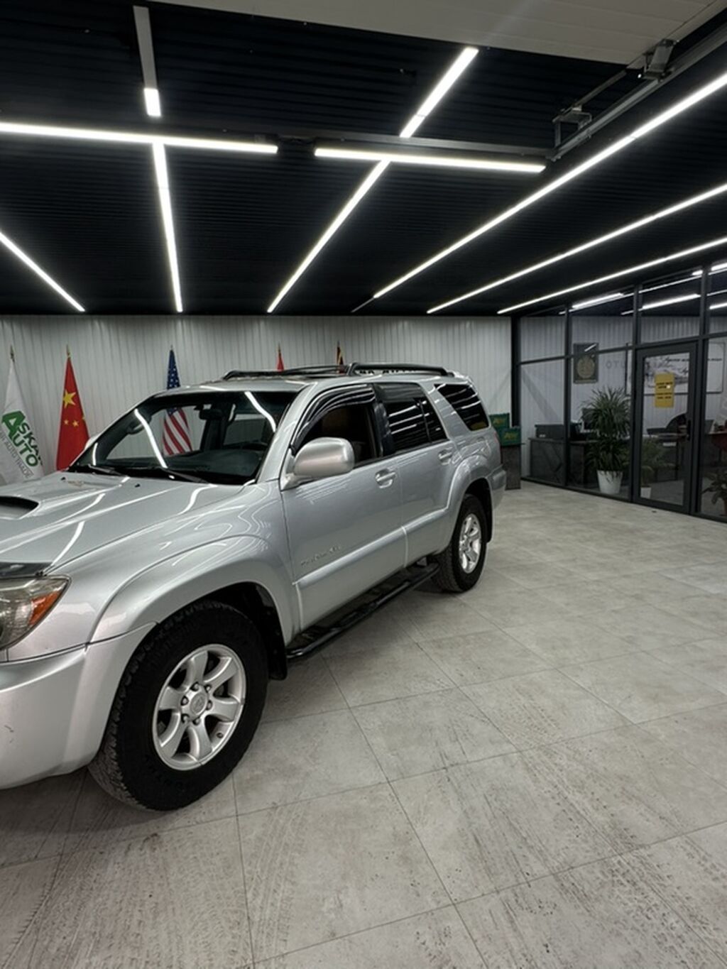 Toyota 4Runner: 2006 г., 4 л, Автомат, Газ, Внедорожник: фото 5