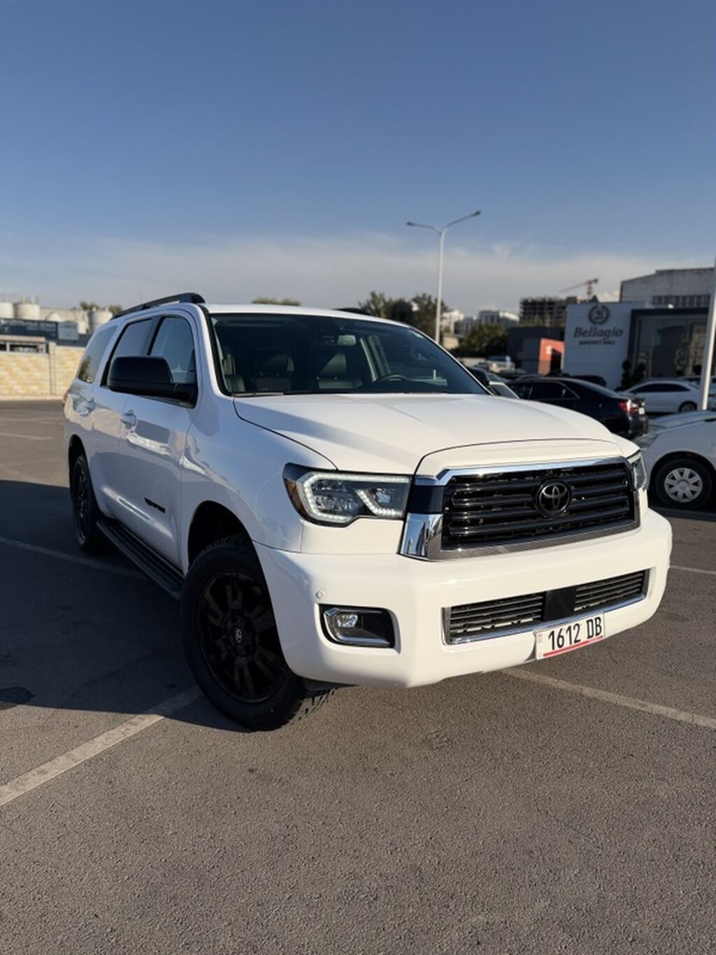 Toyota Sequoia: 2020 г., Автомат, Внедорожник: фото 2