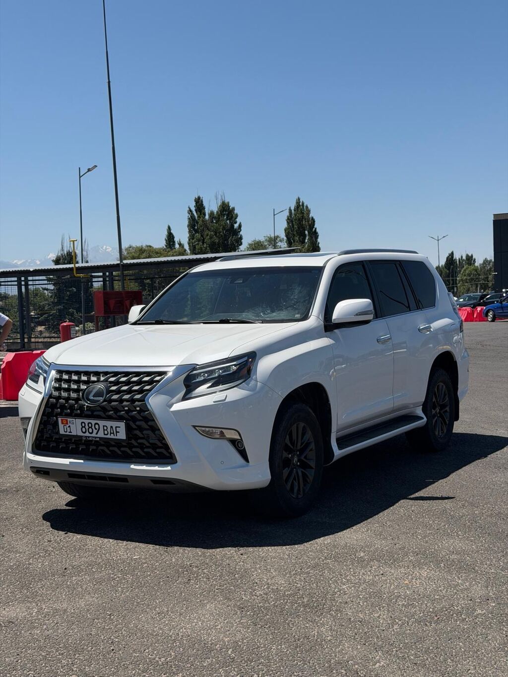 Lexus GX: 2019 г., 4.6 л, Автомат, Бензин, Внедорожник: фото 4