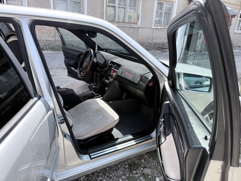 Mercedes-Benz C-Class: 2000 г., 2.2 л, Механика, Дизель, Седан: фото 6