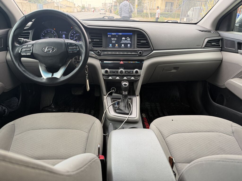 Hyundai Elantra: 2020 г., 2 л, Автомат, Бензин, Седан: фото 6
