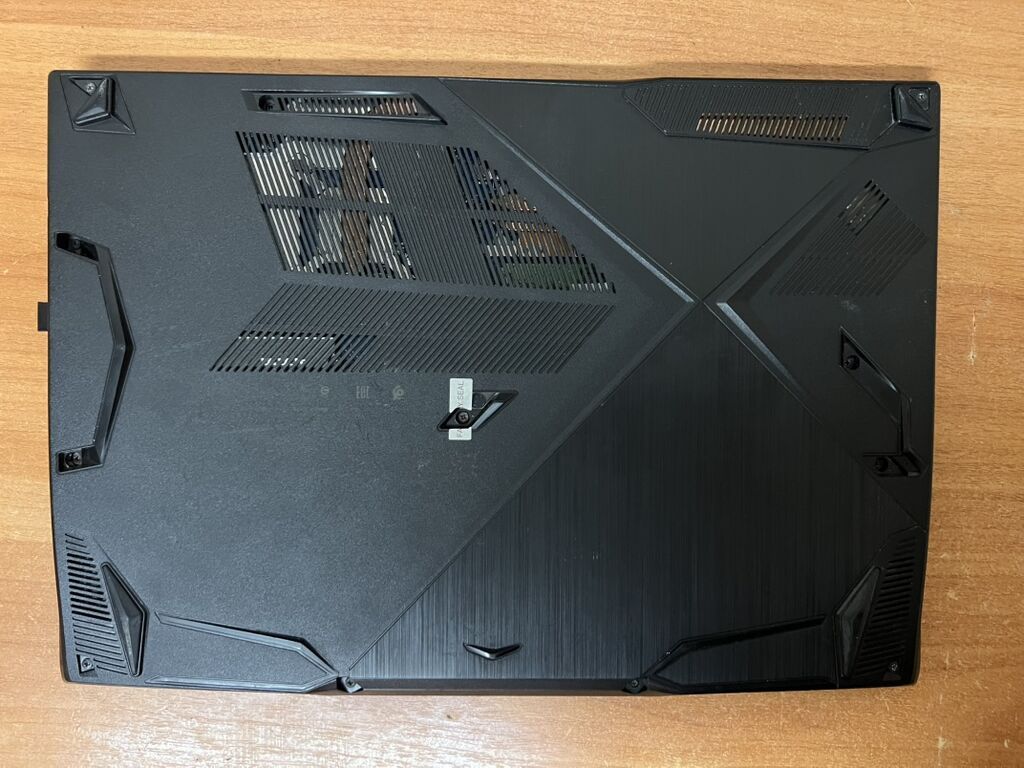 Игровой ноутбук MSI (серия с красной подсветкой клавиатуры) - Экран: фото 5