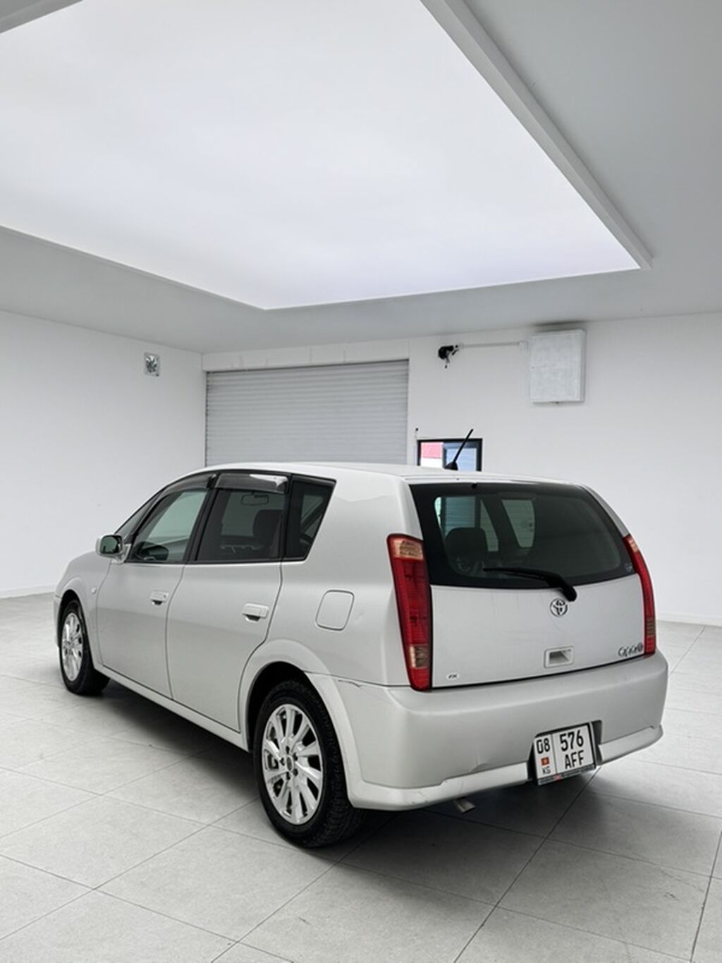 Toyota Opa: 2003 г., 1.8 л, Автомат, Бензин, Хэтчбэк: фото 6