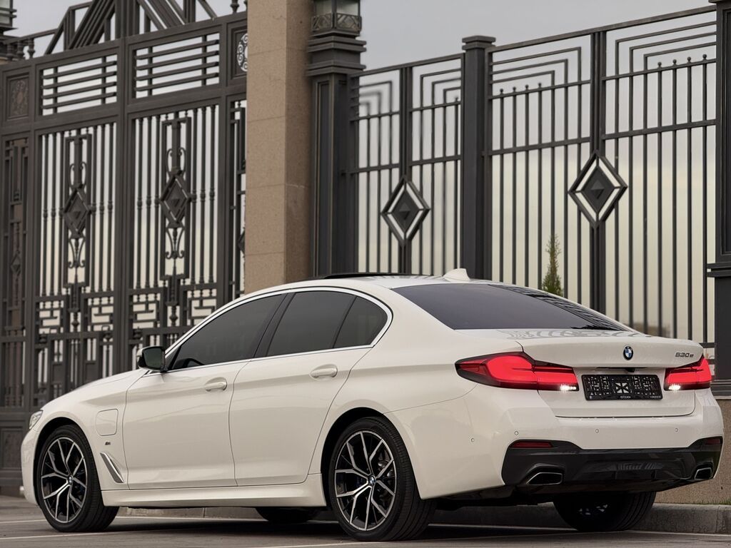 BMW 5 series: 2020 г., 2 л, Автомат, Электромобиль, Седан: фото 4