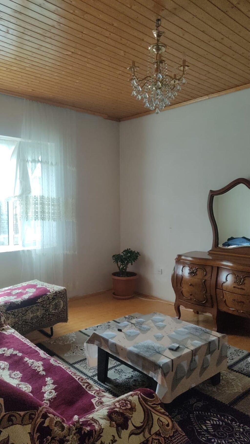 5 otaqlı, 220 kv. m, Orta təmir
