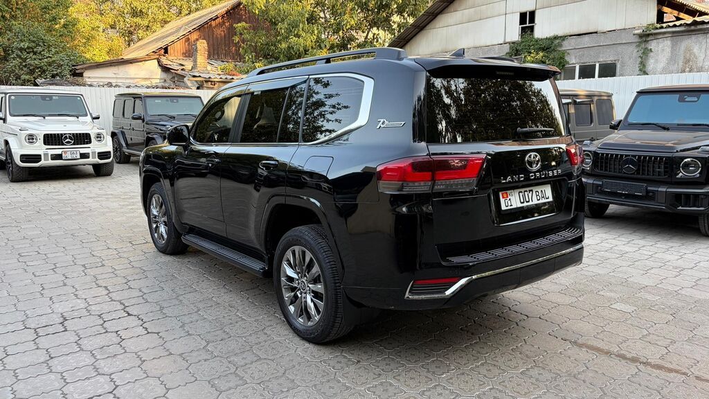 Toyota Land Cruiser: 2022 г., 3.5 л, Автомат, Бензин, Внедорожник: фото 3