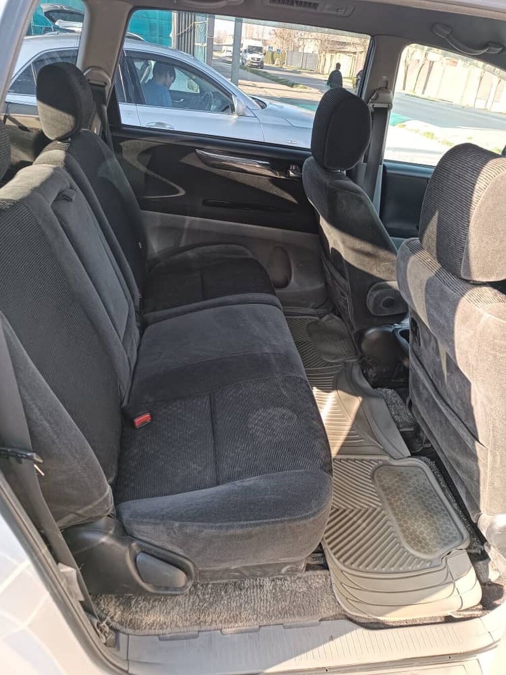 Toyota Ipsum: 2003 г., 2.4 л, Автомат, Газ, Минивэн: фото 5