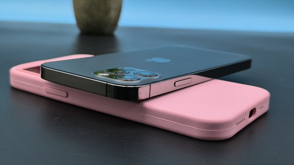 IPhone 12 Pro, Б/у, 128 ГБ, Серебристый, Чехол, 100 %: фото 2