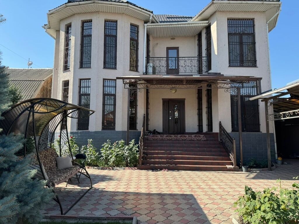 5 комнат, 300 м², 4 соток, Бишкек, Собственник