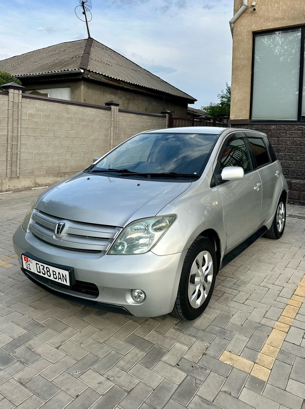 Продам Toyota Ist 2004 г., 1.5 л, автомат: фото 4
