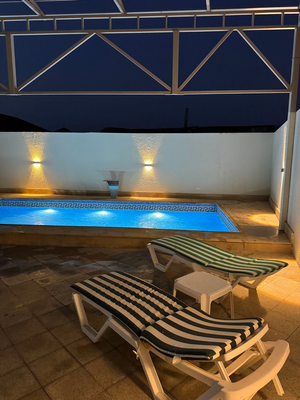 Buzovnada 7 otaqlı həyət evi kirayə verilir, 250 m², 4 000 AZN/ay, şəkil 2 / 12