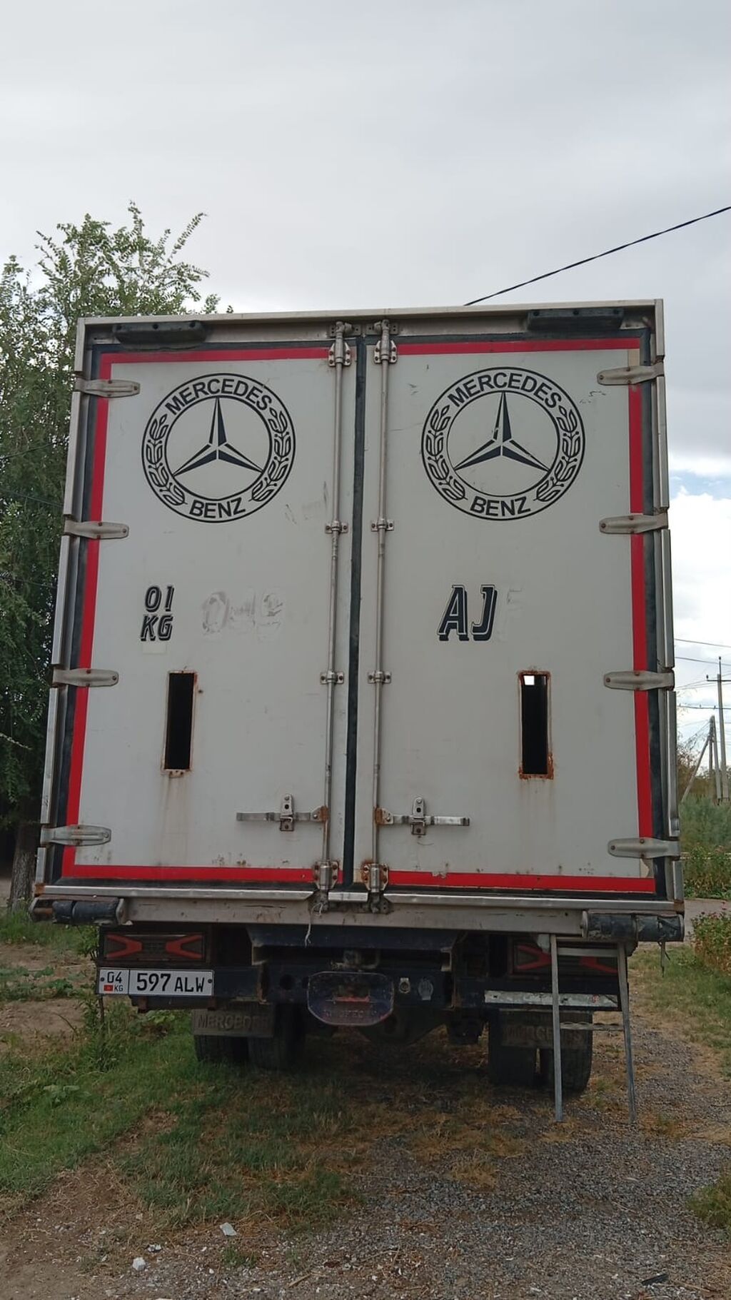 Грузовик-фургон Mercedes-Benz - Тип: изотермический/тентованный: фото 5