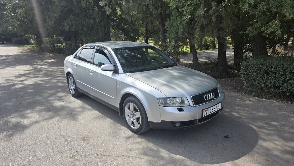 Audi A4: 2002 г., 2 л, Механика, Бензин, Седан: фото 3