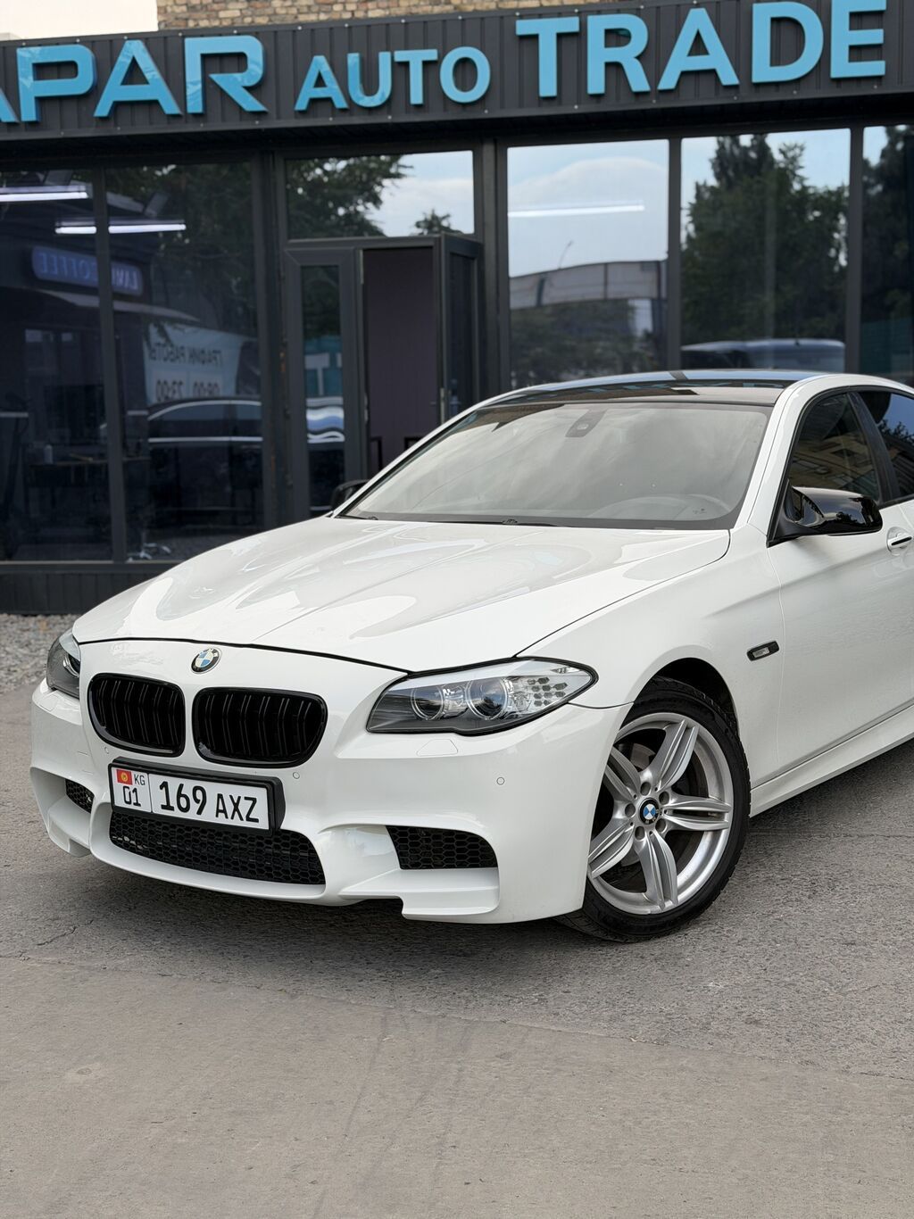BMW 5 series: 2011 г., 2.5 л, Автомат, Бензин, Седан: фото 3