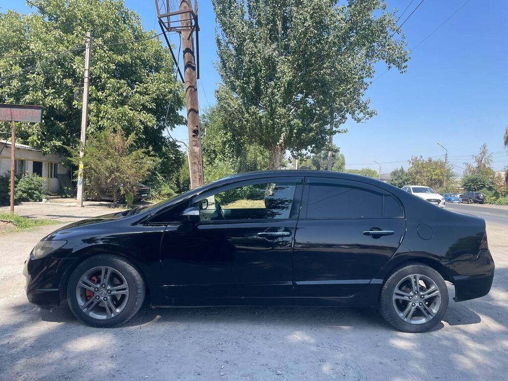 Honda Civic: 2006 г., 1.8 л, Автомат, Бензин, Седан: фото 2