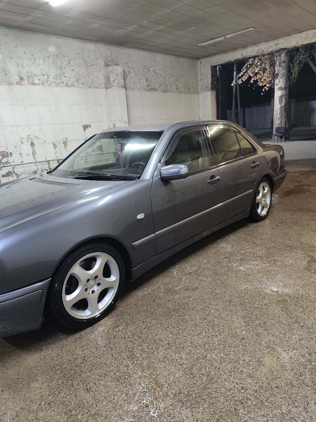 Mercedes-Benz E-Class: 1998 г., 4.3 л, Автомат, Бензин, Седан: фото 8
