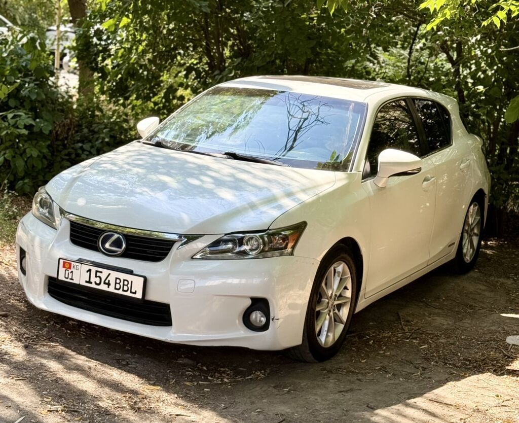 Lexus CT: 2013 г., 1.8 л, Автомат, Гибрид, Хэтчбэк: фото 3