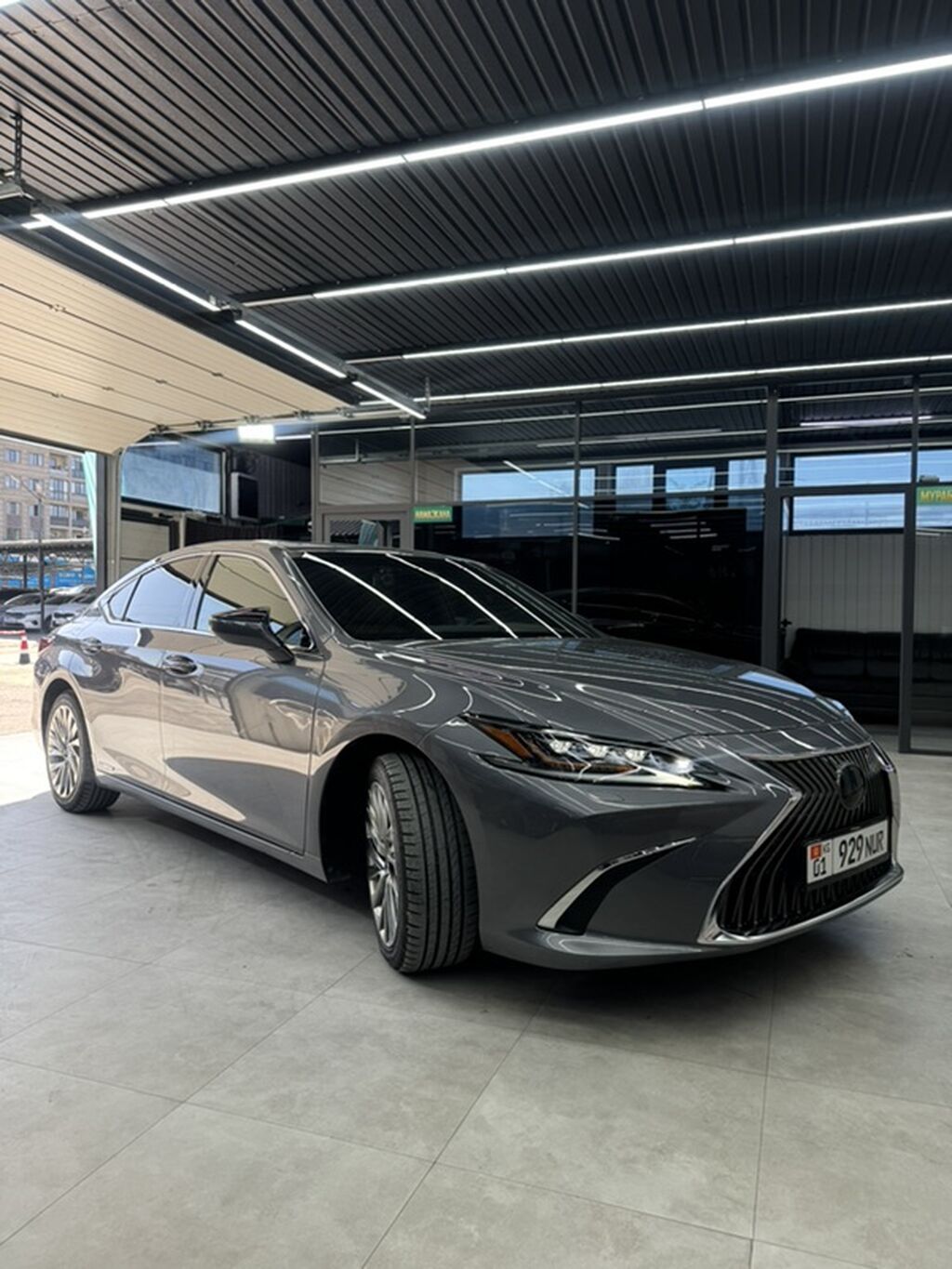 Lexus ES: 2021 г., 2.5 л, Автомат, Гибрид, Седан: фото 2