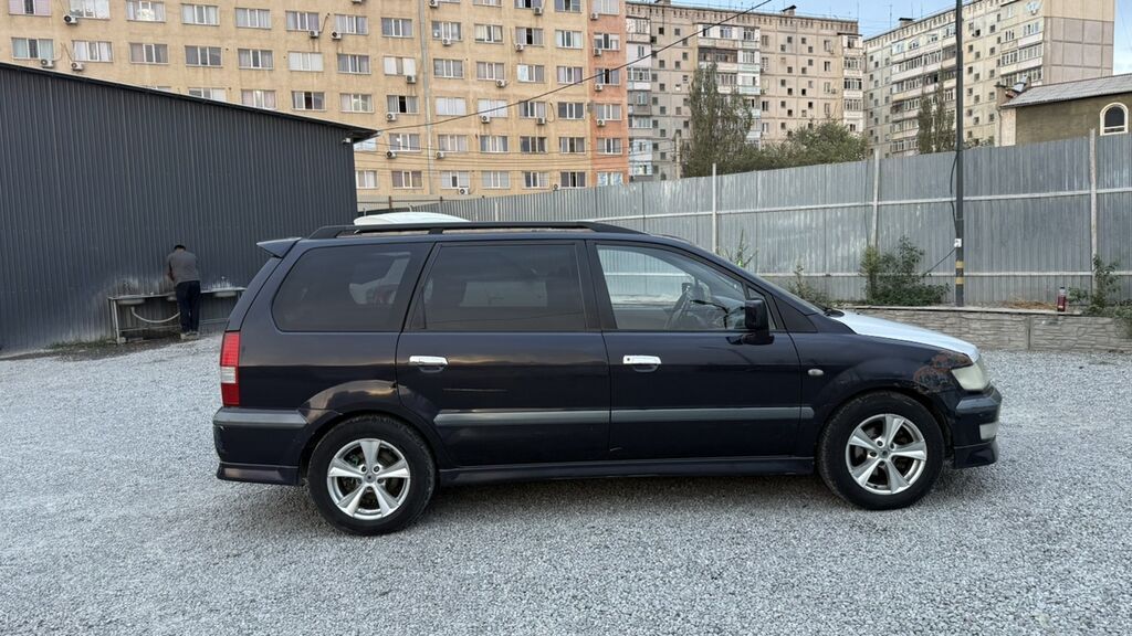 Mitsubishi Space Wagon: 2004 г., 2.4 л, Механика, Бензин, Минивэн: фото 7