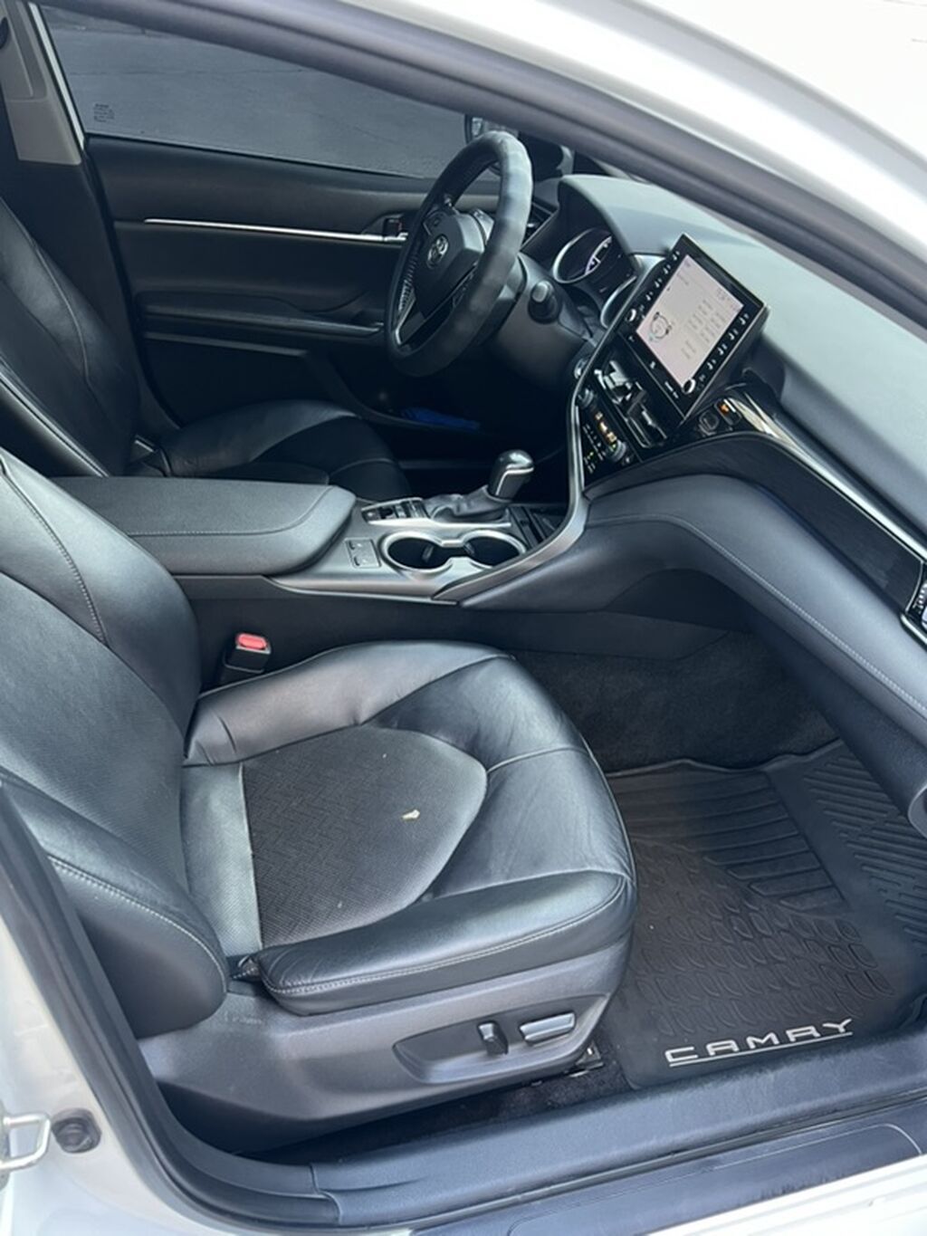Toyota Camry: 2021 г., 2.5 л, Автомат, Гибрид, Седан: фото 6